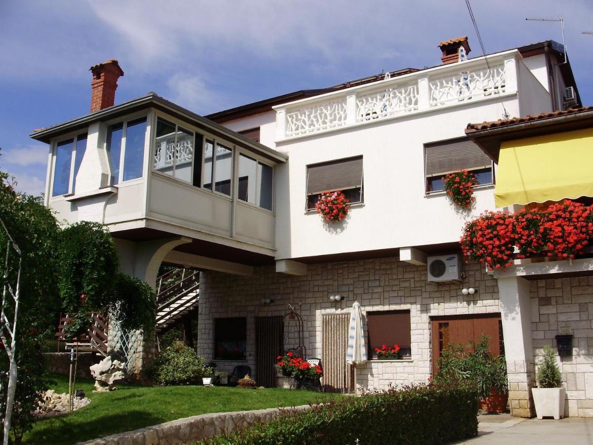 Apartments Marija Nada Malinska Bagian luar foto