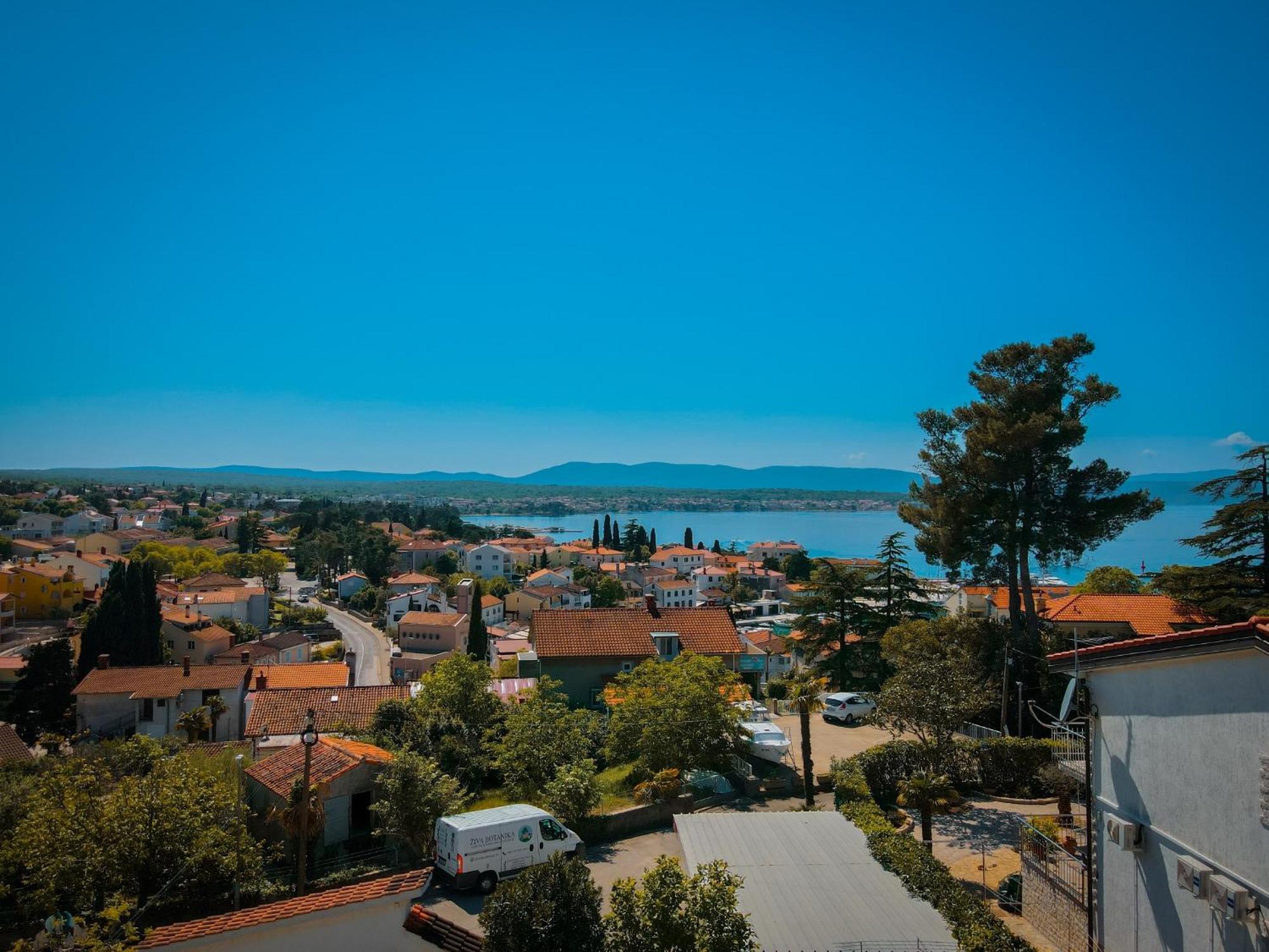 Apartments Marija Nada Malinska Bagian luar foto